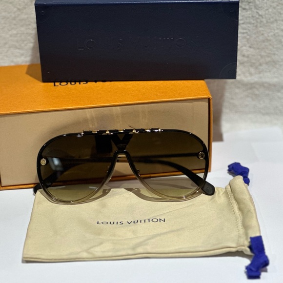 LV RARE Boogie Nights Racing Sunglasses. Gently used with case and box. - Picture 2 of 6
